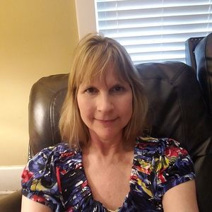 Meet your Posher, Denise